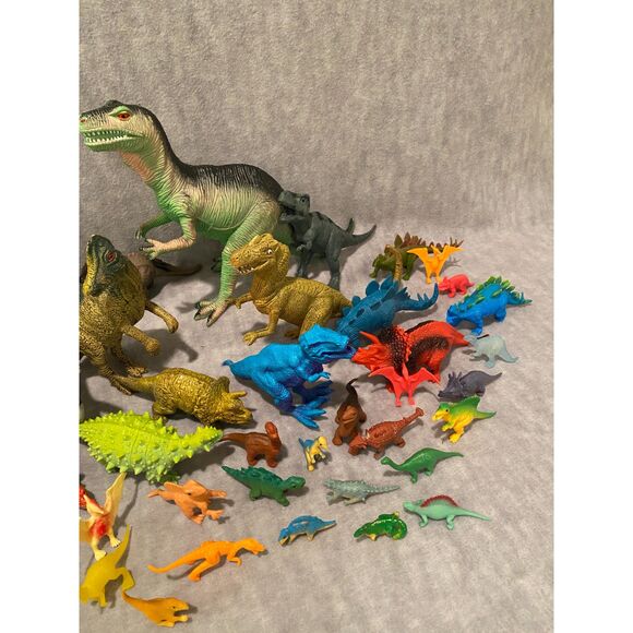 Large‎ Miscellaneous Lot of Dinosaurs Small Medium Large - Over 2 lbs. - Picture 2 of 10